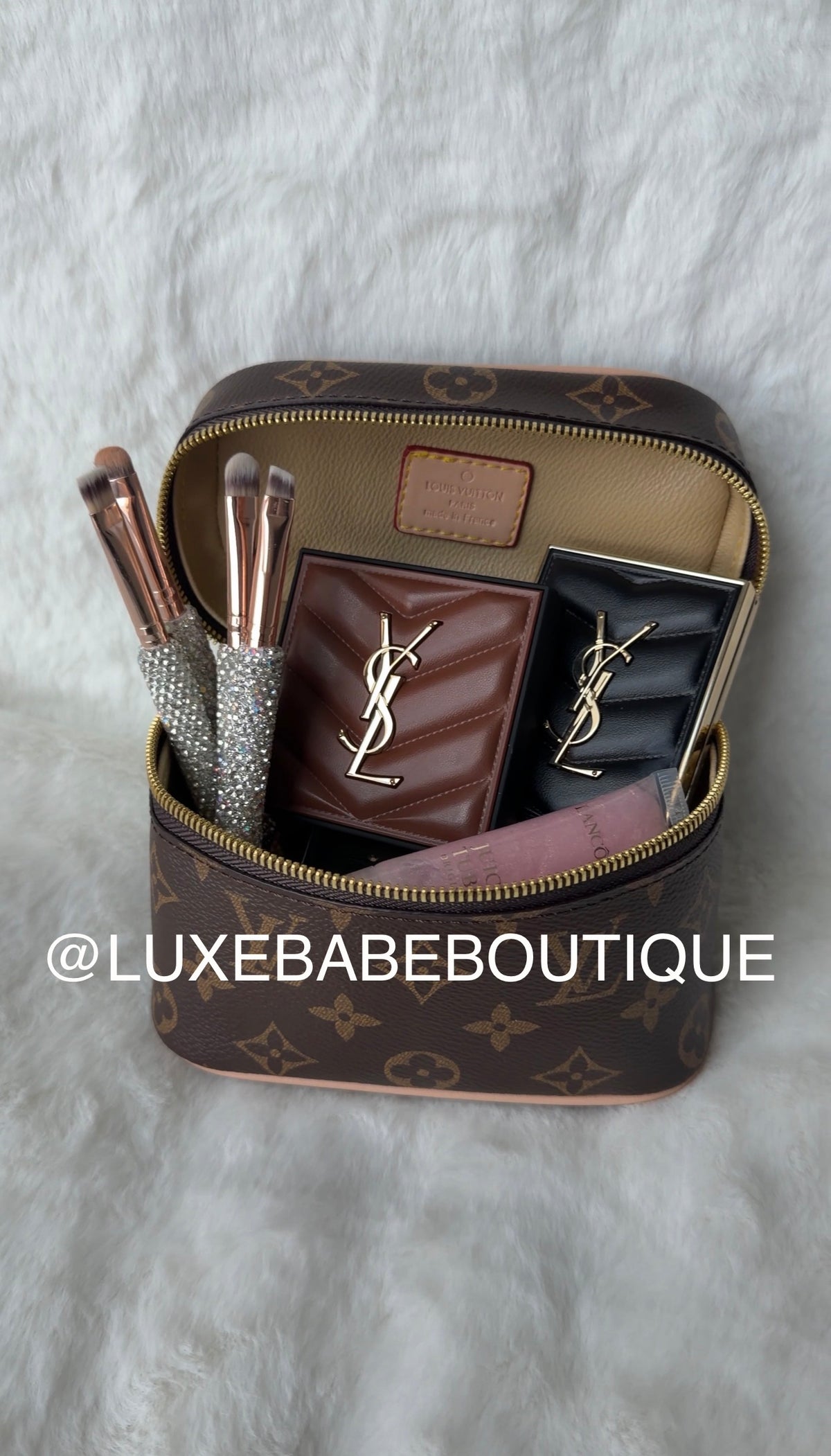 Makeup bag (bag only!)