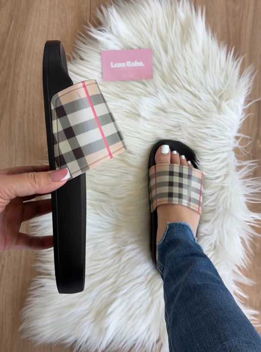 Women’s 6 Berry slides