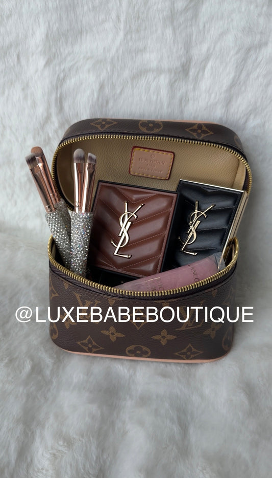 Makeup bag (bag only!)