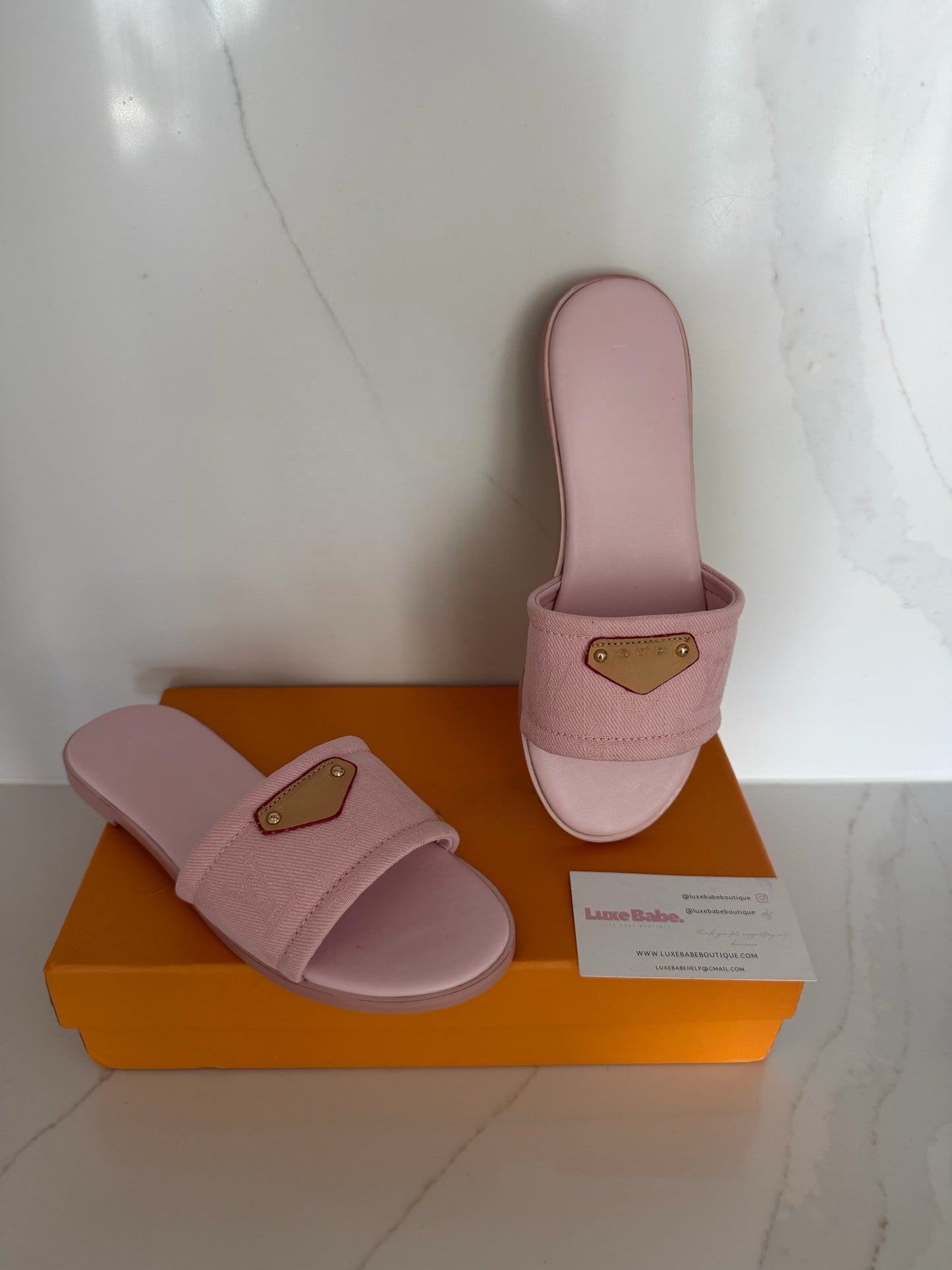 Women’s 6 lv sandals