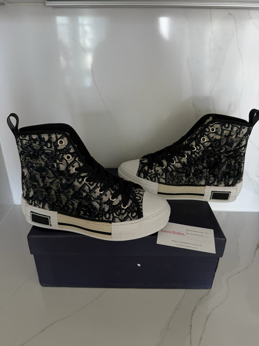 Women’s 6 adore