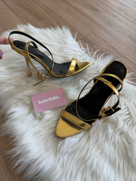 Women’s 6 tom heels