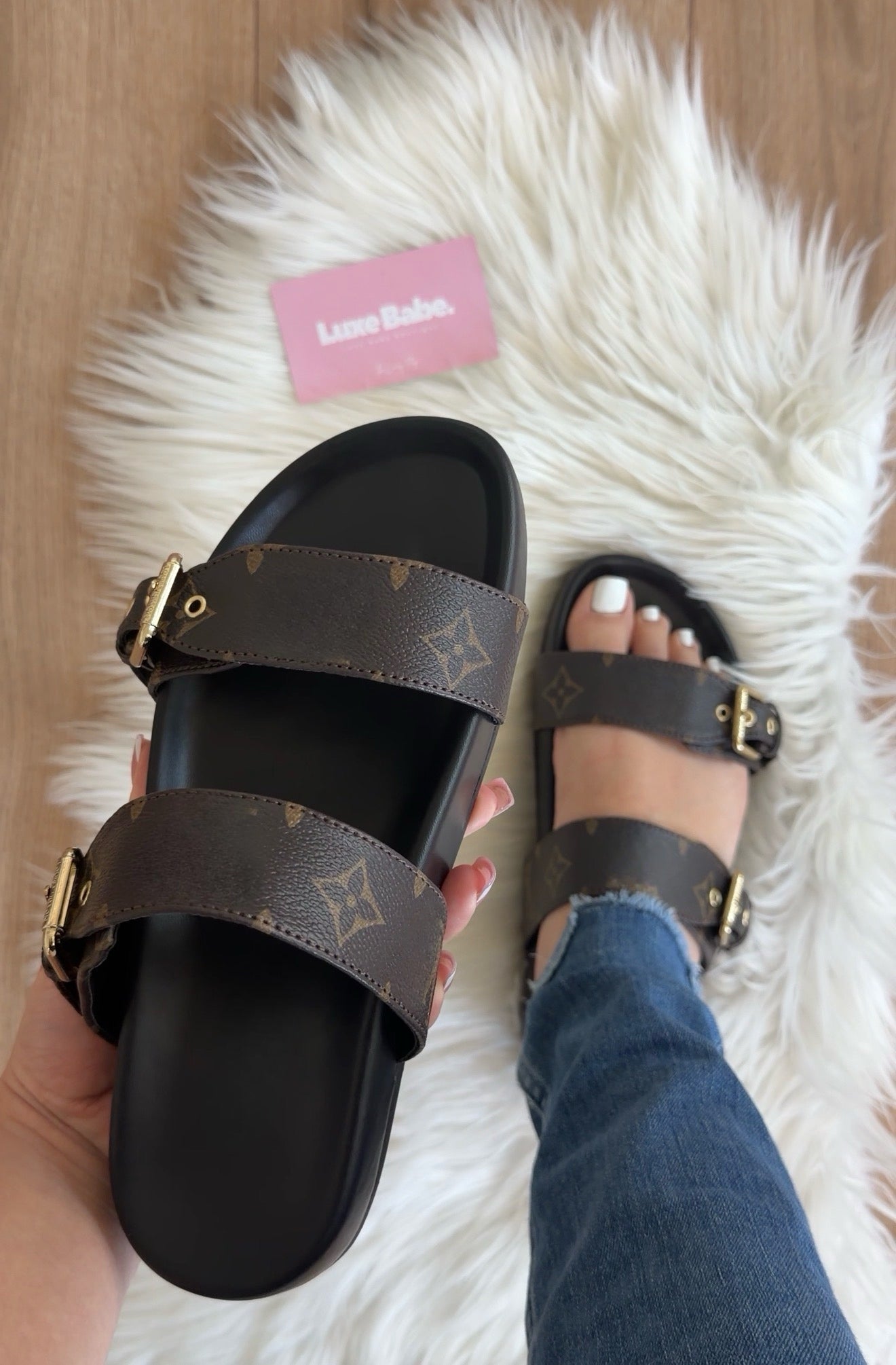 Women’s 6 lv sandals