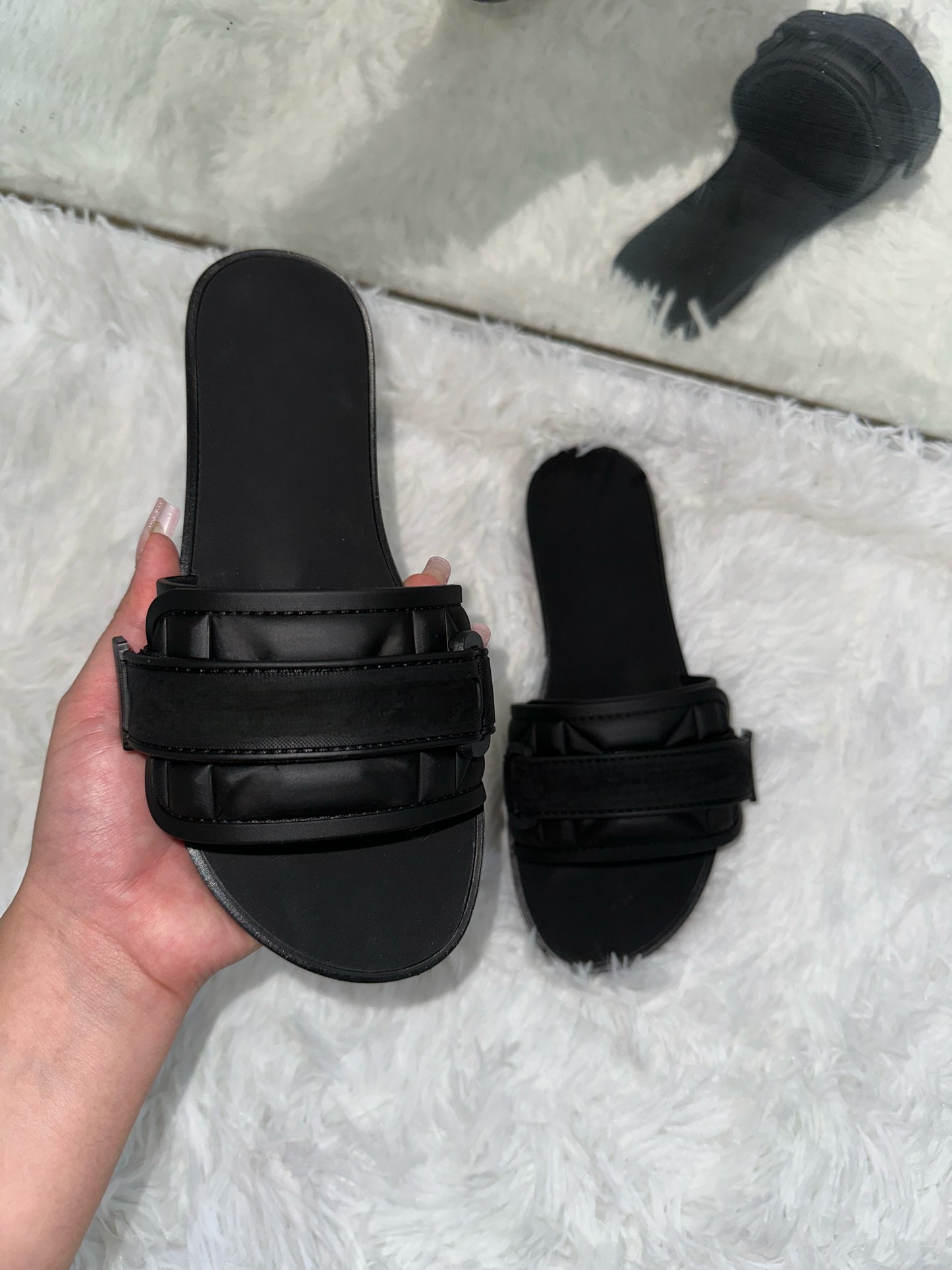 Adore All black sandals